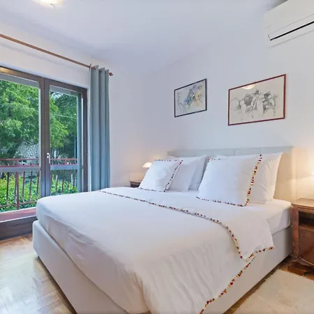 Quiet Near Split, Heated Pool, View, Nature Вилла
