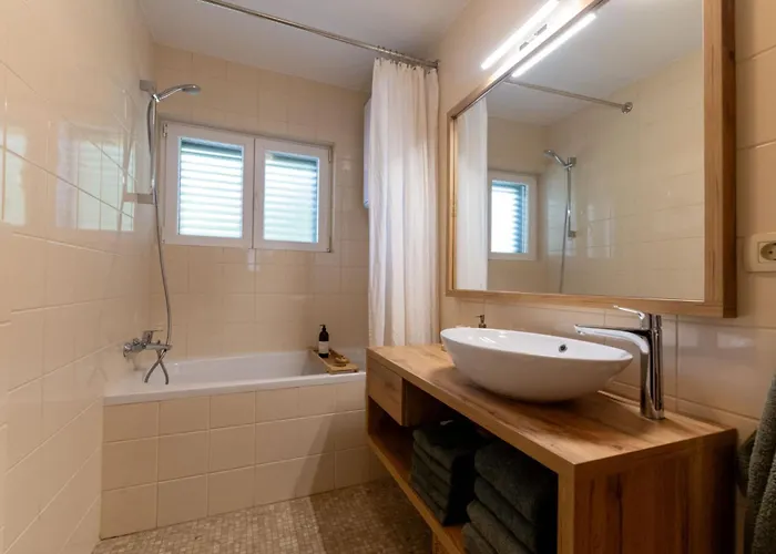 Quiet Near Split, Heated Pool, View, Nature *